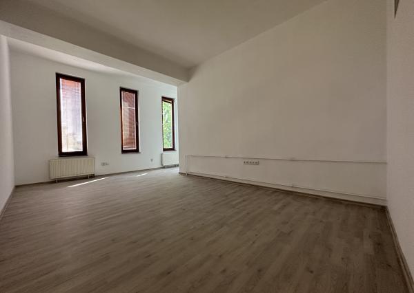ARETÉ REAL - PRENÁJOM 75 m2 KOMERČNÉHO PRIESTORU V CENTRE, PEZINOK, JESENSKÉHO