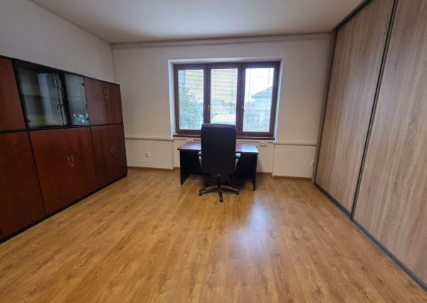 Areté real - Prenájom priestorov v centre Pezinka – vhodné na administratívu, služby alebo bývanie spojené s podnikaním