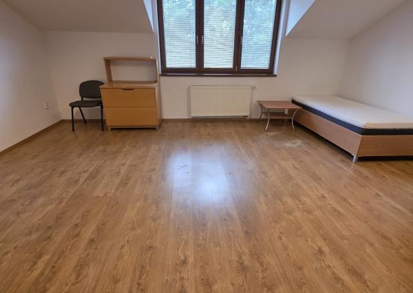 Areté real - Prenájom priestorov v centre Pezinka – vhodné na administratívu, služby alebo bývanie spojené s podnikaním