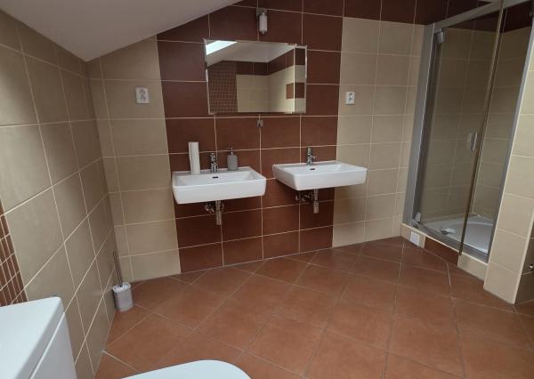 Areté real - Prenájom priestorov v centre Pezinka – vhodné na administratívu, služby alebo bývanie spojené s podnikaním