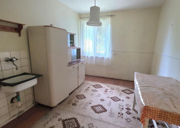ARETÉ REAL- PONÚKAME NA PREDAJ RODINNÝ DOM NA SLNEČNOM, VEĽKORYSOM POZEMKU V PEZINKU