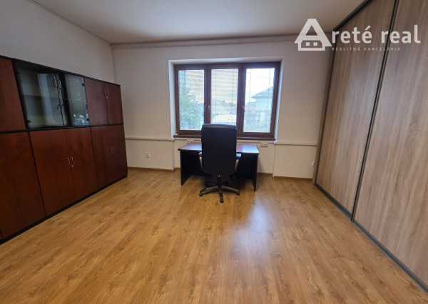 Areté real - Prenájom priestorov v centre Pezinka – kombinovateľné priestory vo výbornej lokalite v Pezinku