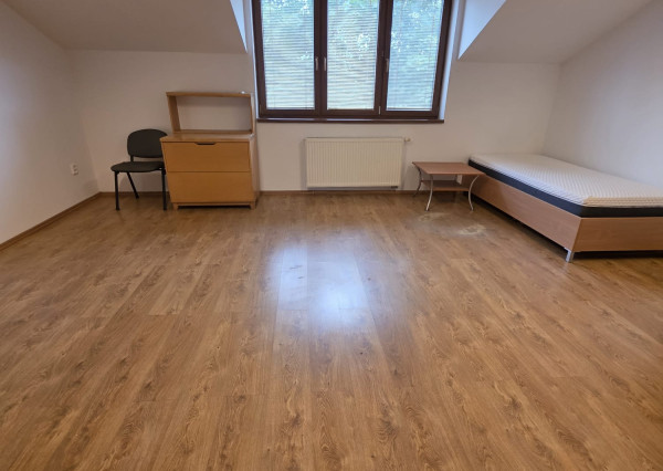 Areté real - Prenájom priestorov v centre Pezinka – kombinovateľné priestory vo výbornej lokalite v Pezinku