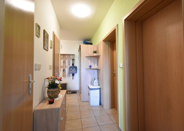 Areté real - Predaj výborne dispozične riešeného 2 -izbového bytu s balkónom v obľúbenej lokalite Muškát v Pezinku