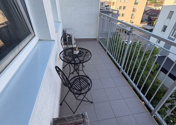 ARETÉ REAL- PONÚKAME NA PREDAJ SLNEČNÝ 1 IZB.BYT S BALKÓNOM, PARKOVACÍM STÁTÍM, V MALEBNEJ DEDINKE SLOVENSKÝ GROB