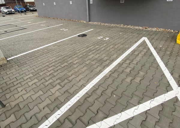 ARETÉ REAL- PONÚKAME NA PREDAJ SLNEČNÝ 1 IZB.BYT S BALKÓNOM, PARKOVACÍM STÁTÍM, V MALEBNEJ DEDINKE SLOVENSKÝ GROB