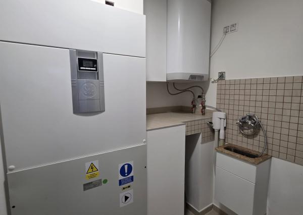 Areté real - Predaj nadštandardného nízkoenergetického rodinného domu s garážou a zimnou záhradou v novej lokalite v Slovenskom Grobe