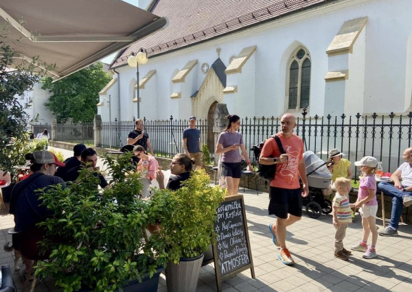 ARETÉ REAL – ODSTÚPENIE ZABEHNUTEJ ŠTÝLOVEJ KAVIARNE V CENTRE PEZINKA