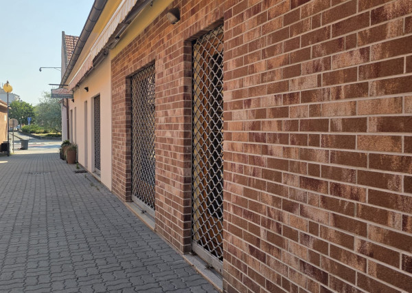 Areté real - Prenájom obchodného priestoru, resp. priestoru pre služby v centre mesta Pezinok