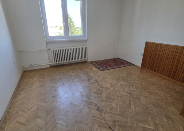 Areté real- Predaj výborne riešeného 3-izbového bytu s balkónom vo výbornej lokalite v centre Pezinka, Záhradná ul.