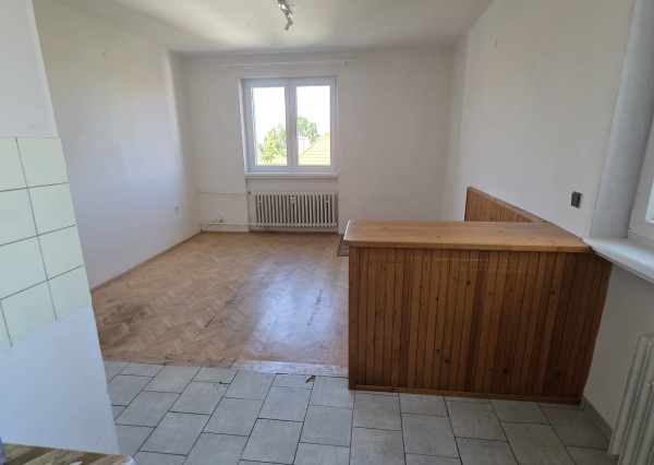 Areté real- Predaj výborne riešeného 3-izbového bytu s balkónom vo výbornej lokalite v centre Pezinka, Záhradná ul.
