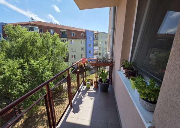 Areté real - Predaj veľmi pekného, priestranného 3 izbového bytu s 2 balkónmi a garážou, sídl. Muškát, Pezinok