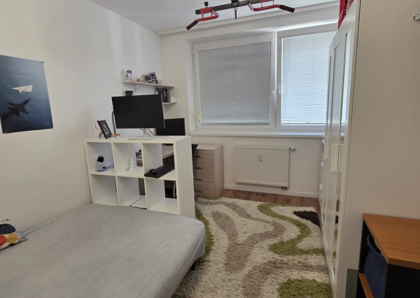 Areté real - Predaj veľmi pekného, priestranného 3 izbového bytu s 2 balkónmi a garážou, sídl. Muškát, Pezinok