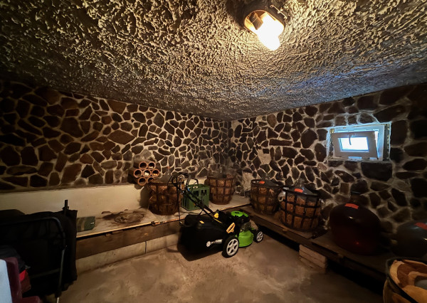 PREDAJ-DOMOV PLNÝ SVETLA, POKOJA, PRIESTORU- NOVÝ DOMOV  PRE RODINU KTORÁ TÚŽI PO POKOJI S DOTYKOM PRÍRODY V MESTE MODRA