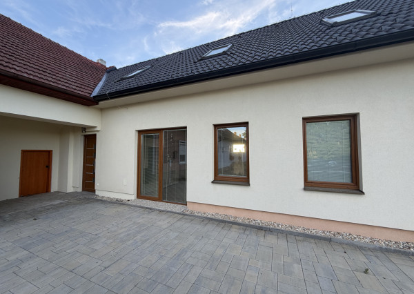 ARETÉ REAL – PRENÁJOM ZARIADENÉHO BYTU S TERASOU A DOBRÝM PARKOVANÍM, CHORVÁTSKY GROB, HORNODVORSKÁ