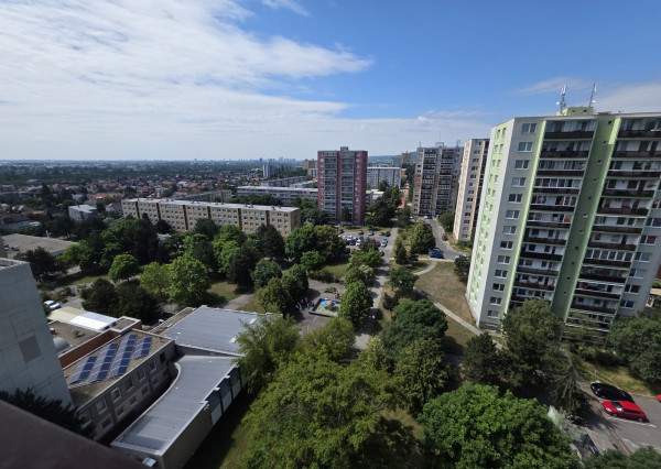 Areté real - Prenájom pekného, zariadeného 3-izbového bytu s priestrannou loggiou, Jurkovičova ul., Bratislava - Rača