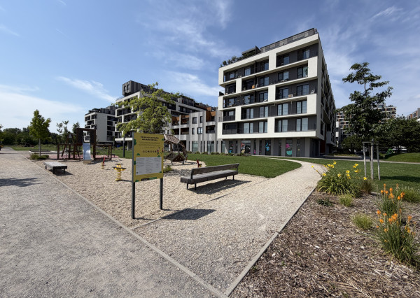 ARETÉ REAL – BYT S PRIESTRANNOU TERASOU A BALKÓNOM, SLNEČNICE