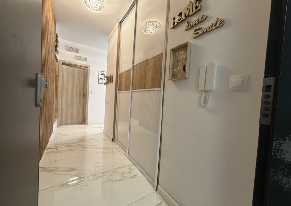 ARETÉ REAL – BYT S PRIESTRANNOU TERASOU A BALKÓNOM, SLNEČNICE