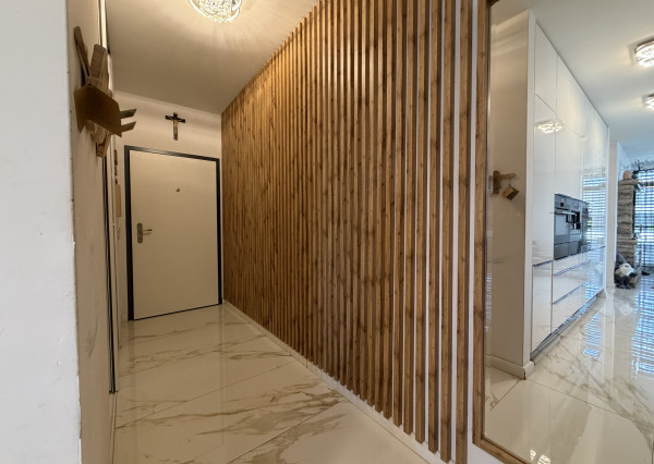 ARETÉ REAL – BYT S PRIESTRANNOU TERASOU A BALKÓNOM, SLNEČNICE