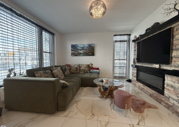 ARETÉ REAL – BYT S PRIESTRANNOU TERASOU A BALKÓNOM, SLNEČNICE