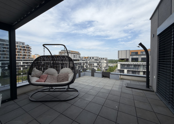 ARETÉ REAL – BYT S PRIESTRANNOU TERASOU A BALKÓNOM, SLNEČNICE
