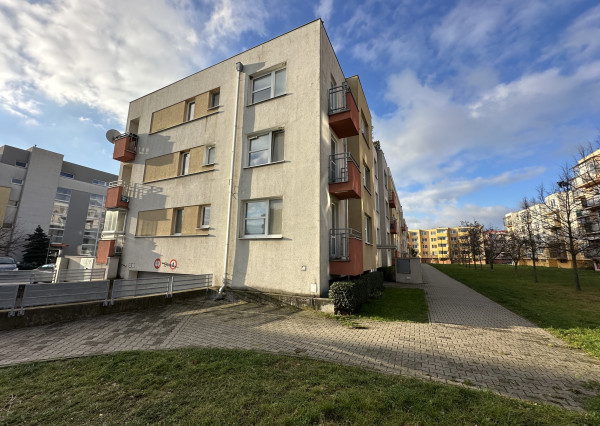 ARETÉ REAL – PRENÁJOM 2-IZBOVÉHO BYTU S PARKOVACÍM STÁTÍM V GARÁŽI, PEZINOK, SILVÁNOVÁ