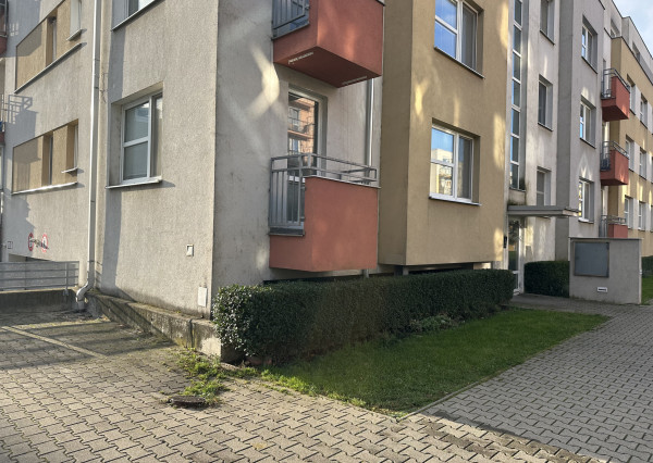 ARETÉ REAL – PRENÁJOM 2-IZBOVÉHO BYTU S PARKOVACÍM STÁTÍM V GARÁŽI, PEZINOK, SILVÁNOVÁ