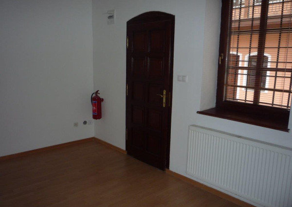 ARETÉ REAL - PRENÁJOM 19,50m2 KOMERČNÉHO PRIESTORU V CENTRE PEZINKA, M.R. ŠTEFÁNIKA