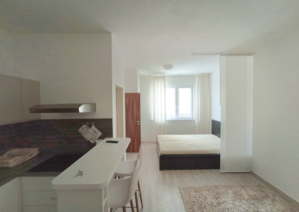 Areté real - Predaj prakticky riešenej garsónky s parkovacím miestom v blízkosti centra Pezinku, ul. Tehelná