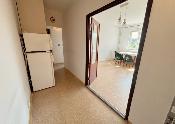 ARETÉ REAL- PONÚKAME NA PREDAJ PRIESTRANNÝ, SLNEČNÝ 1 IZB.BYT S LOGGIOU, PIVNICOU V PEZINKU, SÍDLISKO SEVER