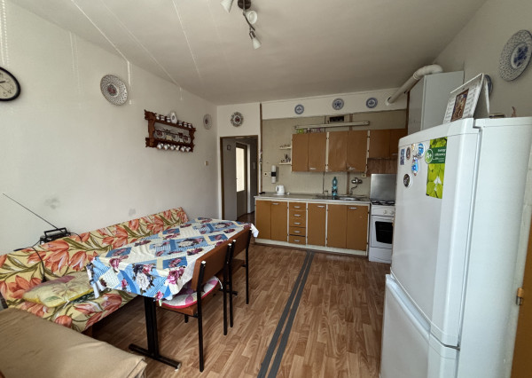 Areté Real - Predaj 2-izbového bytu s veľkorysou výmerou, balkónom a murovanou pivnicou