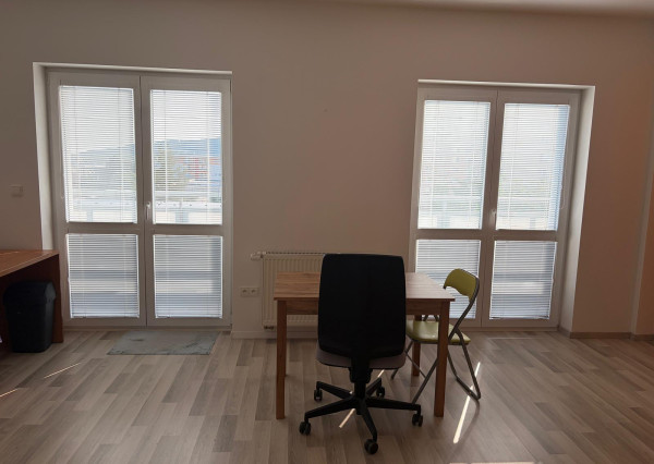 Areté real-prenájom slnečného 1 izbového bytu s loggiou v Pezinku-sídlisko Juh- vyhľadávaná loklalita.