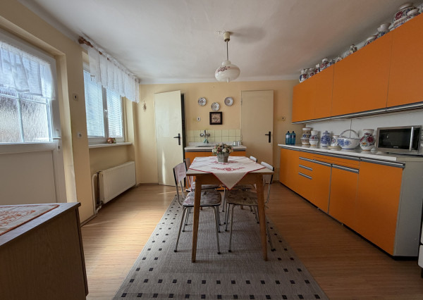 ARETÉ REAL - PREDAJ RODINNÉHO DOMU S GARÁŽOU, SLOVENSKÝ GROB, NOVÁ