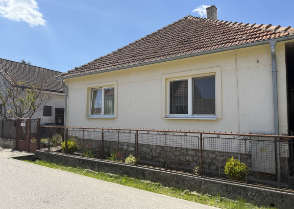 ARETÉ REAL - PREDAJ RODINNÉHO DOMU S GARÁŽOU, SLOVENSKÝ GROB, NOVÁ