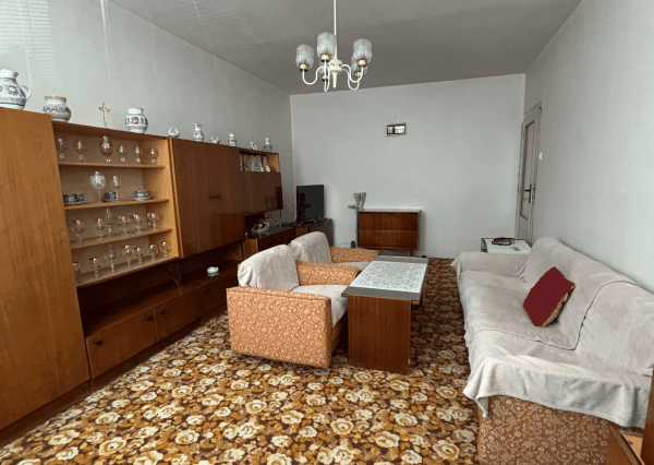 Areté Real - Predaj 2-izbového bytu s veľkorysou výmerou, balkónom a murovanou pivnicou