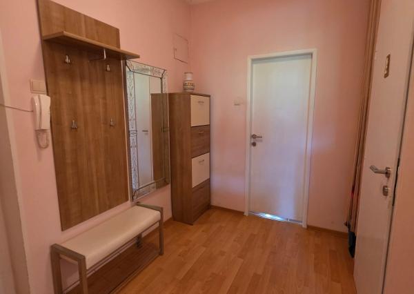 ARETÉ REAL – PREDAJ Priestranný 3-izbový byt s výhľadom na Malé Karpaty v zateplenom tehlovom dome – Bratislava, Pri Bielom kríži