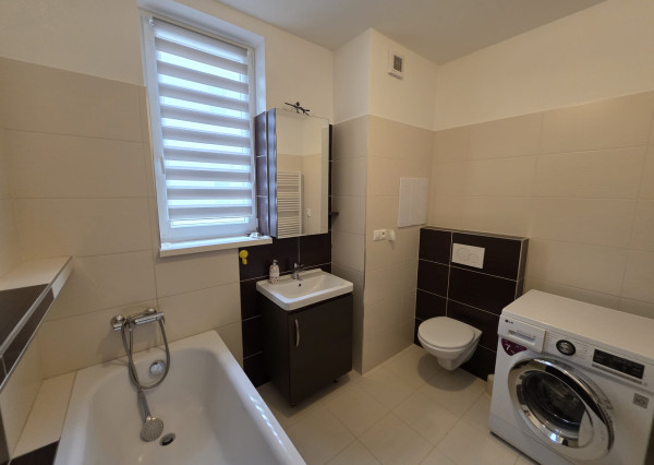 Areté real- Predaj výborne riešeného, priestranného 2-izbového bytu s balkónom a parkovacím miestom v dobrej lokalite, ul. Koceľova, Slovenský Grob