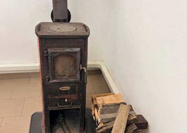 VÝNIMOČNÁ GARÁŽ S VLASTNÝM POZEMKOM A  PIVNICOU – MUŠKÁTOVA ULICA, PEZINOK