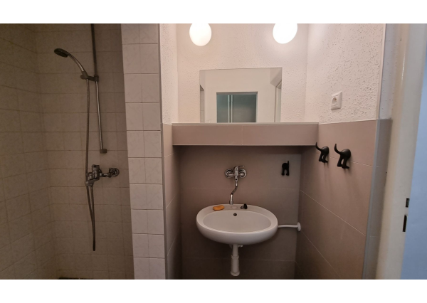 Areté real - Prenájom prevádzkového priestoru, vhodného na služby, resp. administratívu v centre Pezinka, ul. M.R.Štefánika