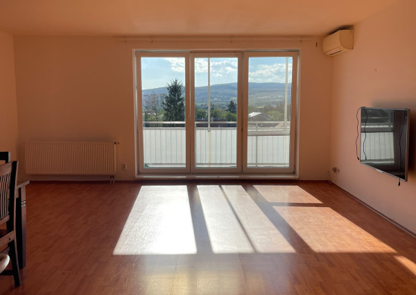Areté real- Predaj výborne riešeného 3-izbového bytu s balkónom v centre mesta Pezinok
