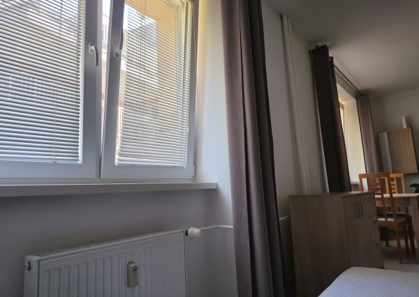 Bývajte v 1,5 izb. byte na Záhradnej ulici+kobka, centrum PK