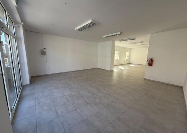 Areté real, Prenájom 87,2 m2 obchodného priestoru s parkovacím miestom v priamom centre mesta Pezinok