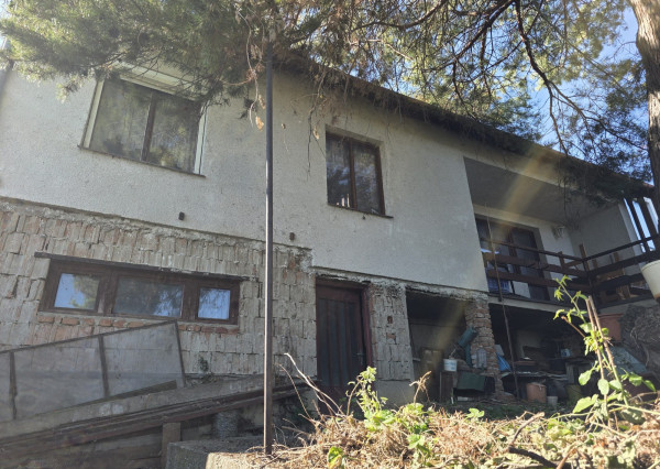 Areté real- Predaj dvojpodlažného rodinného domu s podpivničením v obci Šenkvice