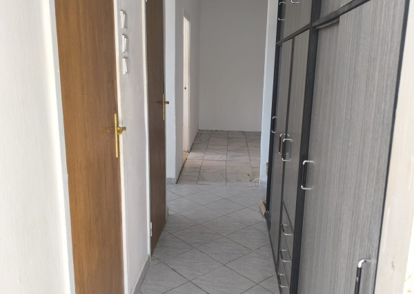 Areté real - Vám ponúka na predaj 3-izbový byt so zasklenou lodžiou a pekným výhľadom na okolitú zeleň