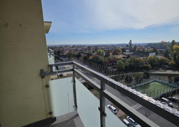 Areté real - Prenájom 1-izbového bytu s balkónom a pekným výhľadom, Svätoplukova ul., Pezinok