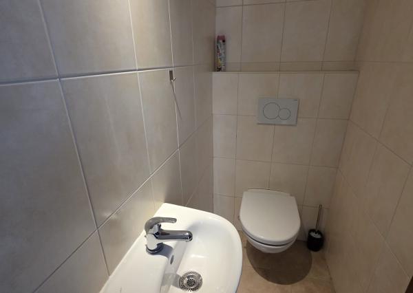 Areté real - Prenájom 1-izbového bytu s balkónom a pekným výhľadom, Svätoplukova ul., Pezinok