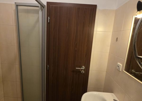 Areté real - Prenájom 1-izbového bytu s balkónom a pekným výhľadom, Svätoplukova ul., Pezinok