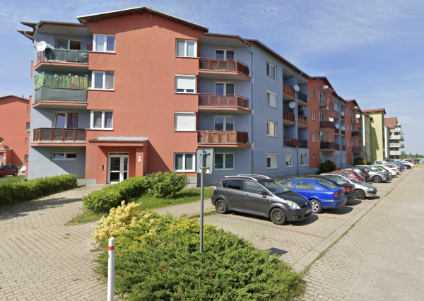 arete.sk - ZARIADENÝ 2-IZBOVÝ TEHLOVÝ BYT S BALKÓNOM, PEZINOK, VELTLÍNSKA