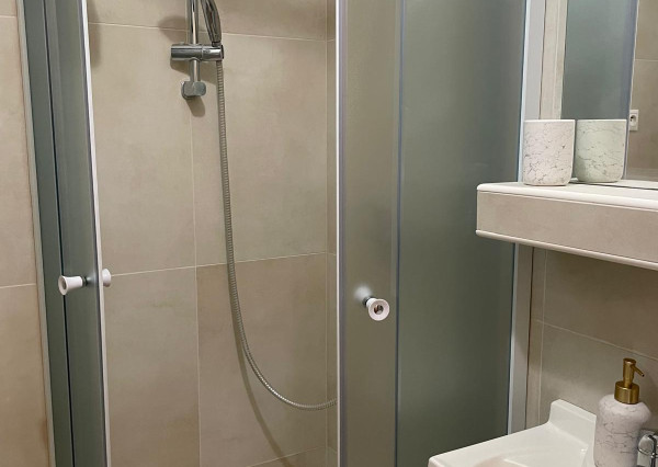 ARETÉ REAL-PREDAJ 2 IZBOVÉHO BYTU V PEZINKU, SLNEČNÝ, PRIESTRANNÝ, REKONŠTRUKCIA-CENTRUM