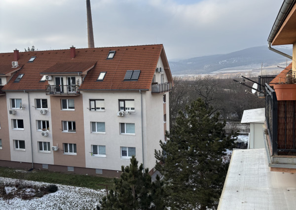 ARETÉ REAL- PREDAJ TEHLOVÉHO 3,5 IZB.BYTU V PEZINKU, NA SKOK CENTRUM, SLNEČNÝ S VEĽKORYSOU VÝMEROU,BALKÓN